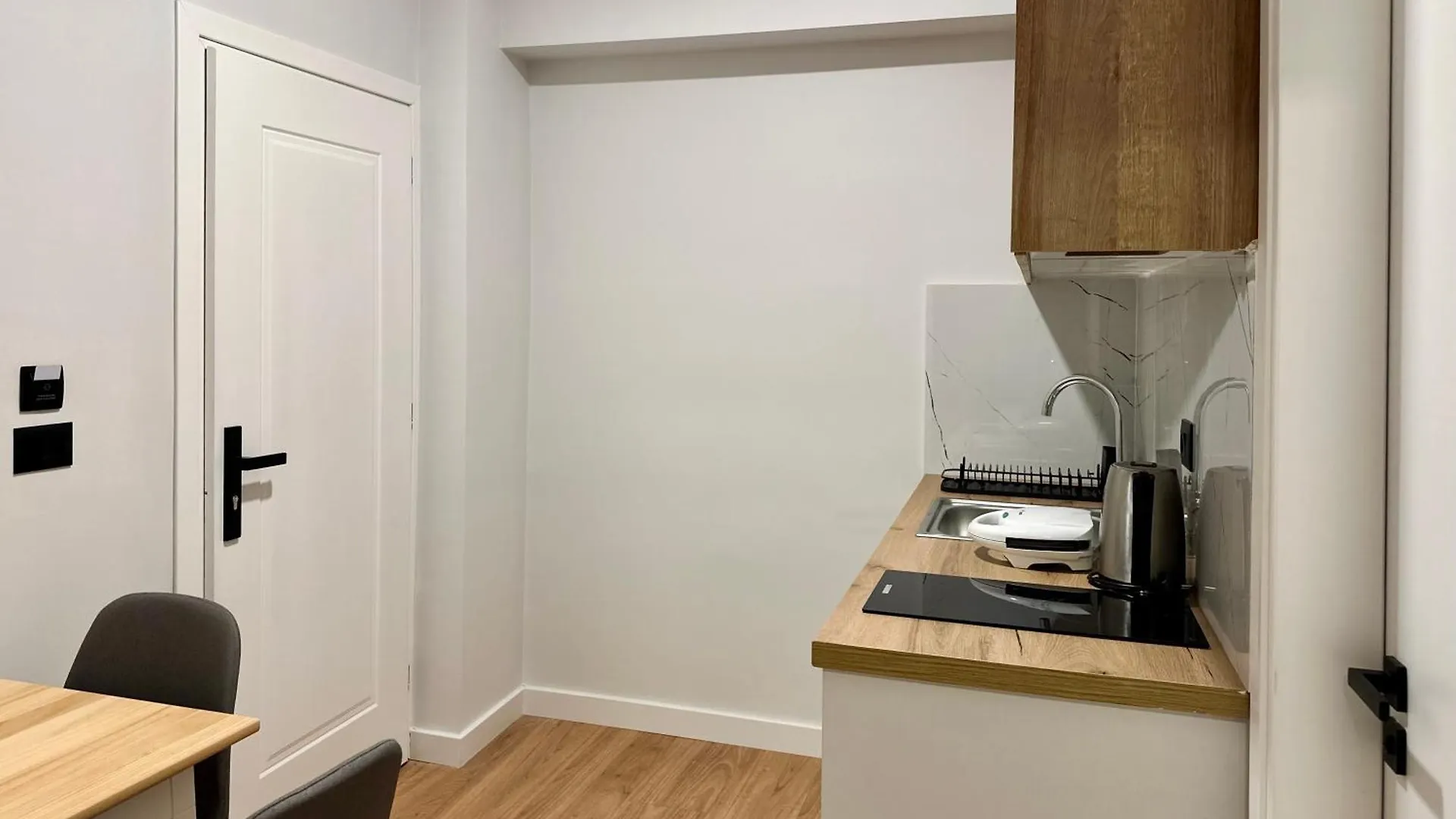 Lidia Apartments Sarande 0*,