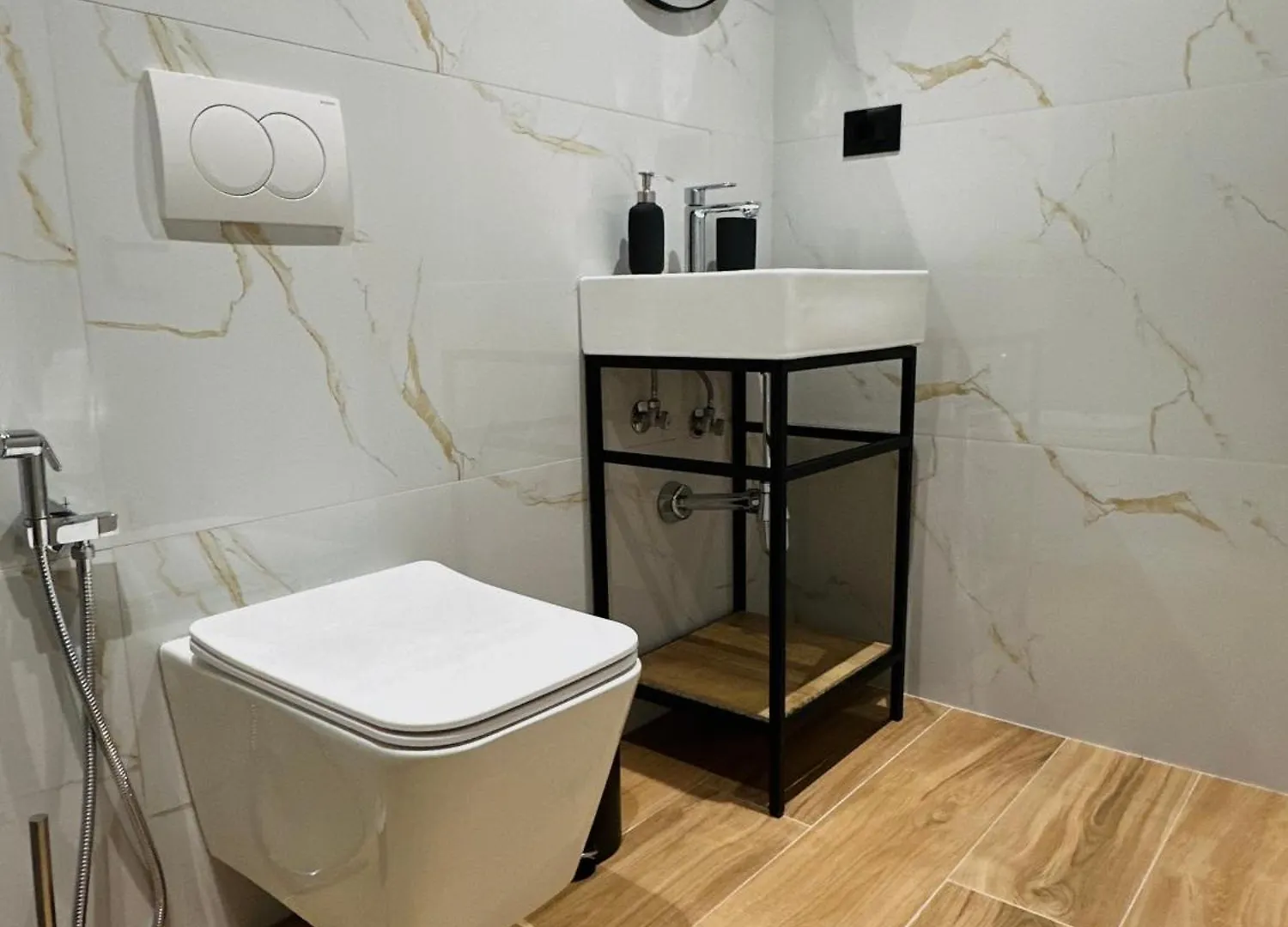 Lidia Apartments Sarande
